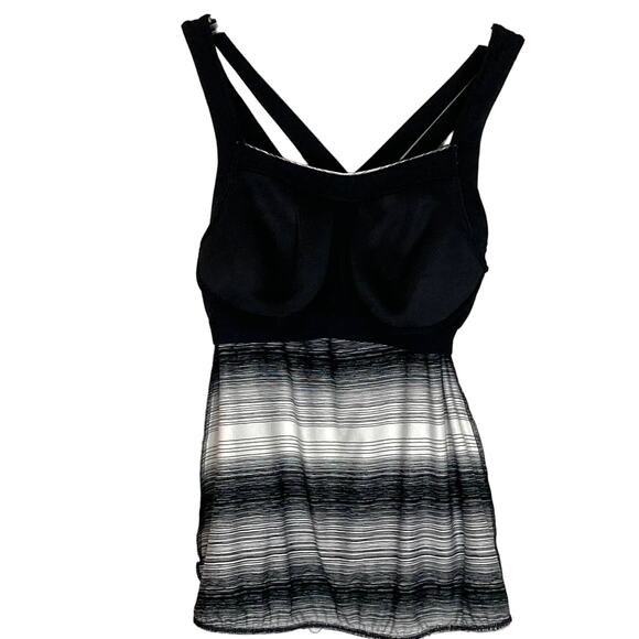 NWT Athleta Stride Crunch And Punch Tank Top Cross Strappy Back Coloblock Small - Picture 7 of 16